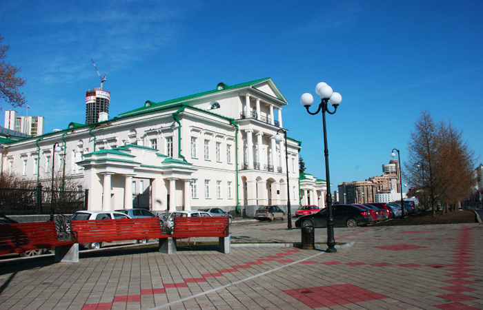 Домом Главного начальника горных заводов Хребта Уральского, сер. ХIХ в.