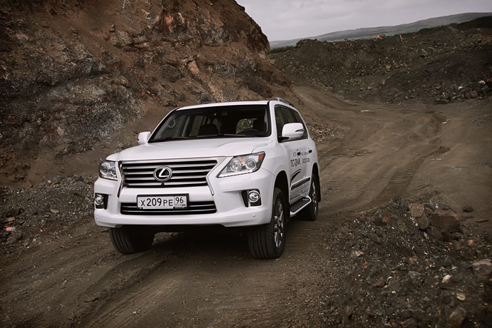 Lexus LX570