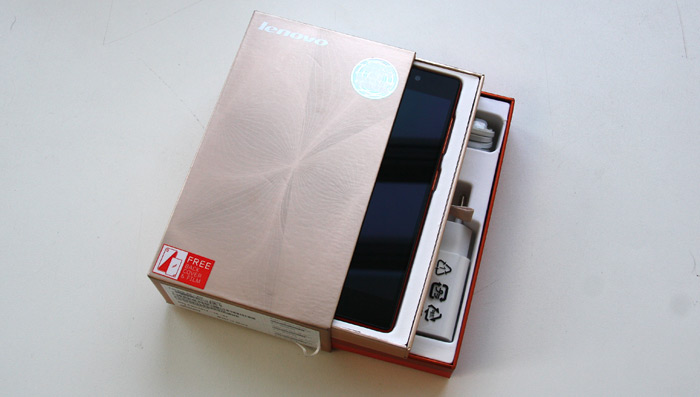 Оригинальная упаковка - одна из особенностей Lenovo Vibe X2