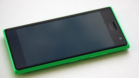 Nokia Lumia 735