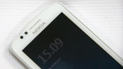 Nokia 700