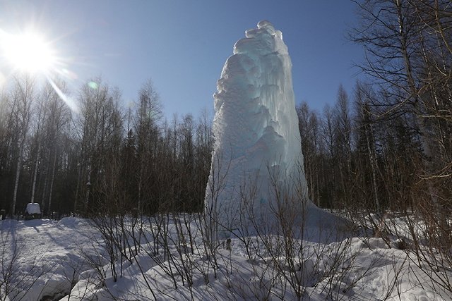 Ледяной фонтан. Дом лося «Сохатка». Хребет Москаль