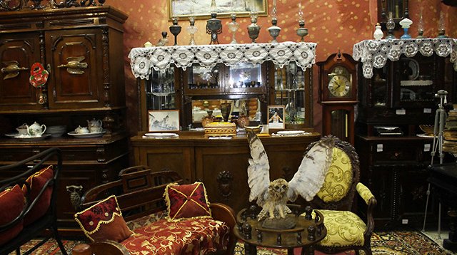 Низкорослые манси, самовар на мотоцикле и стул Распутина